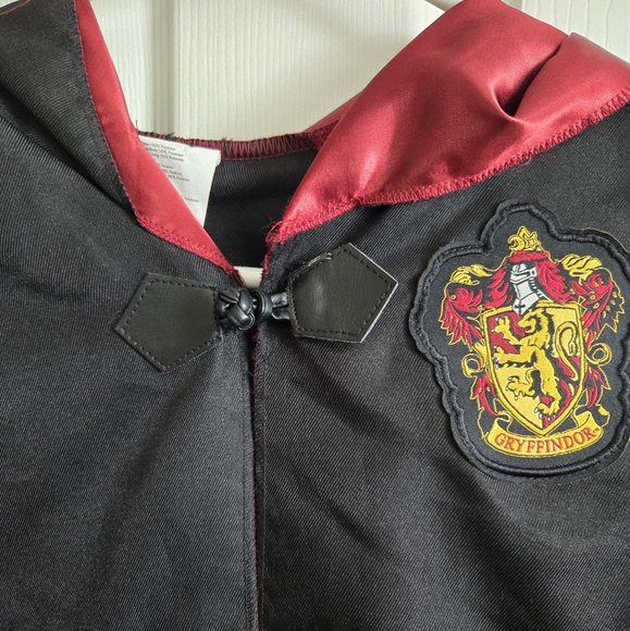 Harry Potter Robe Kids Medium Gryffindor Black Red Costume Hermione Cloak Hood - Picture 2 of 12